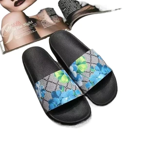 Fashionable slippers - Women's Slippers, Men's Slippers, Flat-bottomed Single-piece Wholesale Products