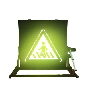 Running Text Rooftop LED Traffic Signs Vehicle-Mounted Flexible Folding Warning Variable Message Sign IP58 Waterproof 960x960mm