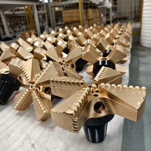 Henan Whirlwind 4 Blades Rock Drilling PDC Drill Bit For Water Well Drilling Tools CE ISO Certified