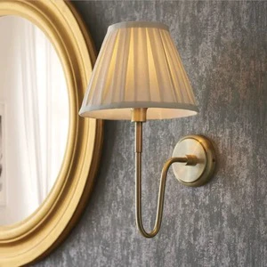 Customized Wholesale Wall Sconce Vintage Wall Light Fixture Classic Antique Brass With Beige Fabric Shade for Bedroom