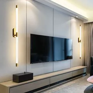Modern Nordic LED Linear Interior Wall Light for Hotels Long Bedside Lamp with Iron Body Commercial Compound Lighting