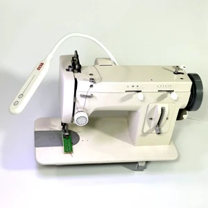 110V/220V LED Mini Sewing Machine Lamp with Flat-Bed Design Chain Stitch Function Manual Operation 40 Bulbs