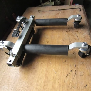 HYDRAULIC VEHICLE POSITION JACK