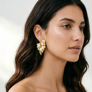 New European Stainless Steel Pleated Leaf Pearl Tassel Stud Earrings Luxury Temperament Fashion Jewelry for Women Wholesale
