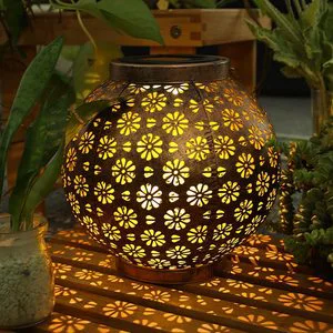 Solar Hollow Lanterns Bronze Pillar Floor Lantern Vintage Metal Led Solar Camping Hanging Lantern Light for Wedding Party Decor