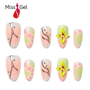Wholesale Reusable Durable Almond Full Cover Nails With Crystal Line Design And Floral Nail Art 32pcs Soft Gel Press On Nails