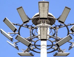 Customized 15m 20m 25m 30m Hot-dip Galvanized Steel High Pole Floodlight Pole Round Pole Top Solar Light Tower Light Mast