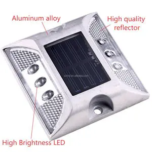 Wholesale Solar Powered 6 LED Flashing Cat Eyes Road Stud Waterproof IP68 Traffic Light For Driveway Marker Deck Dock Light