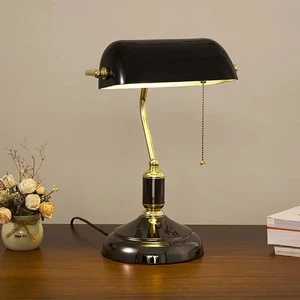 Hot Sale Modern Decorative Banker Table Lamp Classic Antique Green LED Glass Desk Lamp AC Power Supply for Living Smart Home