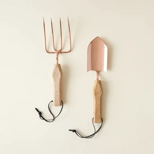Wholesale Suppliers of Vintage Garden Tools Set with Wooden Handles for Home Lawn Planting