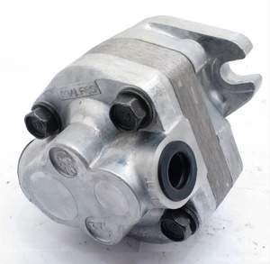 High Quality Hydraulic Pump KP0511CPSS KP0553CPSS KP0588CPSS8G0323 KP0588AHSS KP0512CPSS KP0588CPSS Hydraulic Gear Pump