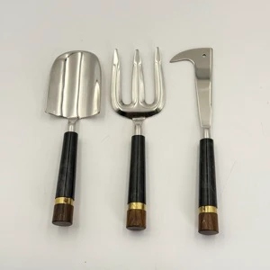 New Arrival Modern Garden Accessories 3pcs Set Wooden & Resin Handle Metal Garden Hand Tool with Rake Fork Knife & Shovel