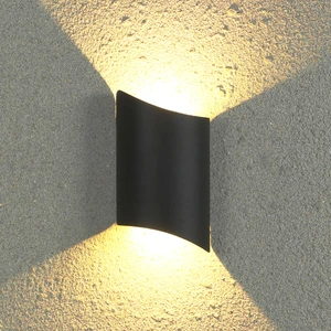 Modern Curved LED Outdoor Garden Wall Light Waterproof IP65 High CRI 95 Aluminum Wall Sconce
