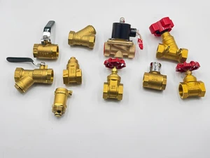 Brass Globe Valve Manual Threaded Fnpt X Fnpt Connection Corrosion Resistant Reliable Shutoff for Water & HVAC Systems 1 in