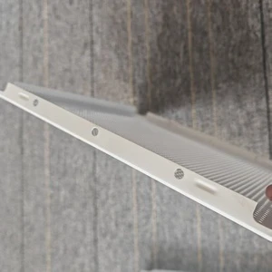 Customized Modern Design Grid System Noise Reduction White Suspended Aluminum Integrated Ceiling Aluminum Gusset Breathable