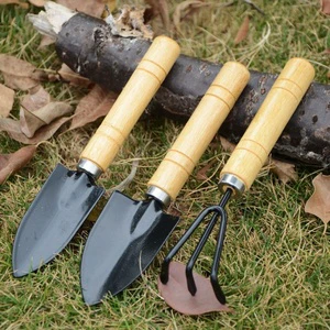 Three-Piece Gardening Tools Set with Wooden Handle for Soil Loosening Flower Planting & Potted Plants-Home Gardening Model A1253