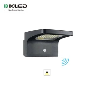 Outdoor Waterproof Square Aluminum & Polycarbonate LED Wall Light with Stylish Design Wall Mounted for Garden