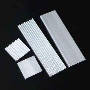 100/28x28x3mm Ultra Thin Aluminum Heat Sink Adhesive Backed CPU Motherboard Chip Electronic Components Cooling Radiator