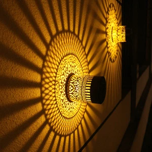 Outdoor Garden IP65 Waterproof Iron Hollow Solar LED Wall Light with Photocell and Battery