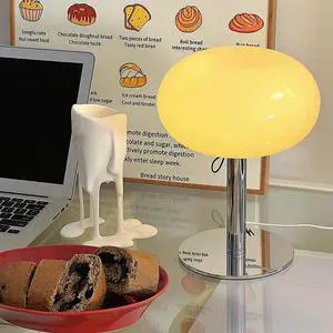 Minimalist Style Small Table Lamp for Creative Living Room of Ancient Inns Sofa and Bedroom Trendy Decorative Table Lamp