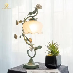 Modern Creative Simple Rose Flower Table Light Bedroom Pink Stainless Steel Girl Children Room Desk Lamp with E14 Base
