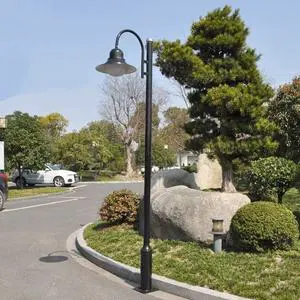 Outdoor Vintage Garden Street Lamp Waterproof Courtyard Pathway Light for Villa Park Landscape Decoration