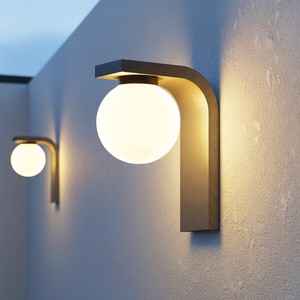 Decorative Solar-Powered Stainless Steel LED Wall Lamp PC Construction IP65 Rating for Modern Courtyard Garden Exterior Lighting