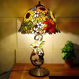 Luxury Classic Antique Flower LED Desk Light Stained Glass Table Lamp Big Shade Lamp for Home Bedroom Decor Indoor Lights