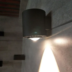 The New High-quality Outdoor Wall Washing Lamp the Wall Washing Lamp of the Villa Is a Simple and Durable Aluminum Outdoor Lamp