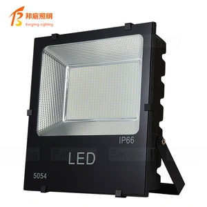 200W RGB IP67 Outdoor LED Flood Light with 120 Beam Angle 2700-6500K Color Temperature High Lumen Efficiency