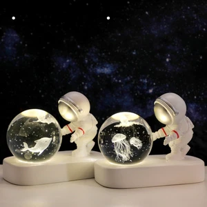 Nordic Style Spaceman Model Night Light LED Desk Lamp Bedroom Bedside Tabletop Creative Furnishings Table Lamp