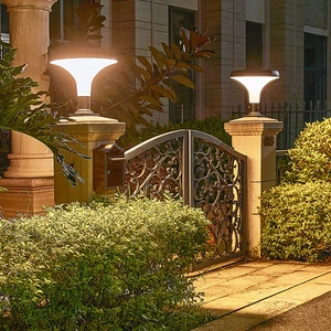 Wholesale High Quality Solar Powered Led Waterproof Outdoor Main Gate Pillar Fence Light