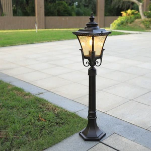 Hot Selling Classic Antique LED Solar Lawn Lamp Column Aluminum Body for Outdoor Lighting in Street Garden Courtyard