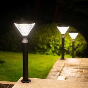 Hot Sale Adjustable Optical LED Lawn Lamp Energy Conservation IP65 Solar Garden Light with PC-ABS Remote Control