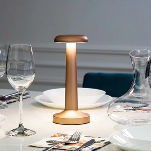 Hot Selling Aluminum Desk Lamp Rechargeable Table Light Cordless Led Hotel Bar Table Lamp Lampada Da Tavolo Decorative Lamp