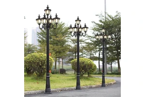 Five-Head European Retro LED Street Lamp 3-4 Meters Iron & Aluminum Glass IP54 Outdoor High Pole for Garden Courtyard