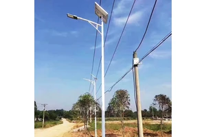 8m Complete Set of LED Solar Street Lamps IP65 Rated for Road Application