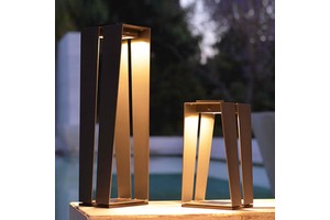 New Arrival Factory LED Solar Street Pole Light Waterproof Landscape Lamp for Outdoor Garden Lawn Premium Solar Garden Lights