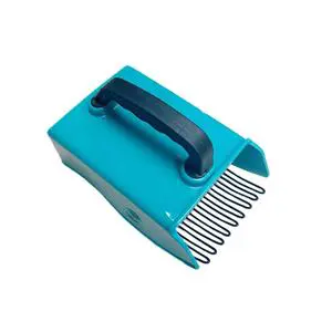 Soft Handle Plastic Berry Pickers With Metallic Comb Reinforced Coated Teeth and Ergonomic Handle for Speedy Picking Atrovirens