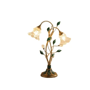 Creative Flower Shaped Decorative Desk Lamp Modern and Minimalist Art Reading Lamp American Style Bedroom Bedside Table Lamp