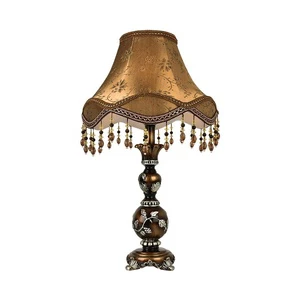 European Nordic Vintage Hotel Resin Decorative Antique Desk Lamp Bedroom Luxury Light Contemporary Table Lamps With Shade