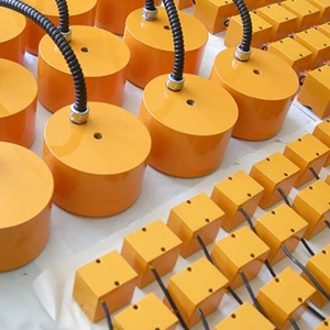 Quick Workholding Robot End Effectors Gripper Electromagnetic Pick and Place Mounted on the Endeffector of a Robot