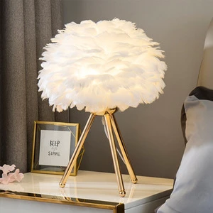 Feather Lamp Luxury Decorative Bedroom Hotel Bedside Lamp Home Decor Lighting Nordic Minimalist Simple Living Room Table Lamp