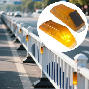 Solar Contour Marker Reflective Road Safety Traffic Warning Light PC/ABS IP68 Rated 800-1000m Visibility Colorful Flasher