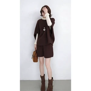 Luxury Ladies 2 Piece Bat Sleeve Shawl Suit with Crew Neck Solid Top and Wide Leg Shorts Fashion Combination