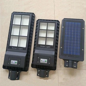 Adjustable Solar LED Outdoor Street Light 150W with IP65 Rating LiFePO4 Battery & IP68 Protection