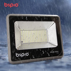 200W High Lumen Metal Solar Floodlight Outdoor Waterproof IP65 LED Solar Powered Security Lamp for Garden Pathway Use