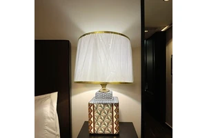 Modern Luxury Decorative Lamp New Chinese Desk Lamp European Style Luxury Wedding Gift Home Decor Golden Lamp