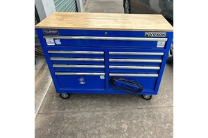 Custom-Size Aluminum Alloy Lockable Waterproof Toolbox with 12 Compartments for Outdoor Tool Storage