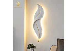 Contemporary Indoor LED Wall Lamp Feather Shaped with Resin Decorative Style for Hotel & Villa Lighting & Decor